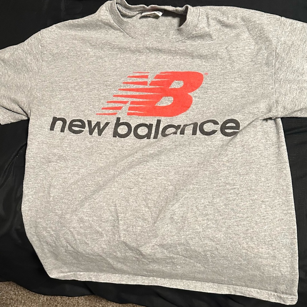 New shirt medium men fits small